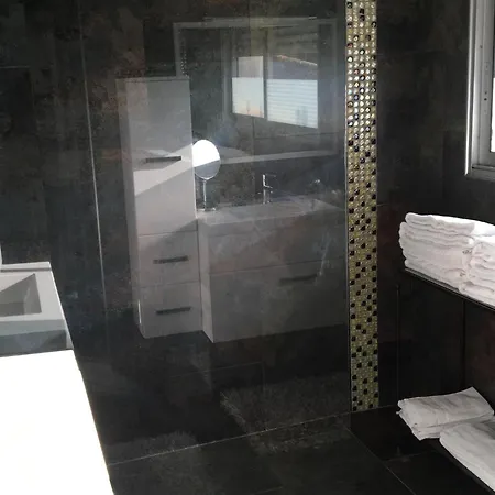 Сasa de vacaciones Maison Ravel With Private Swimming Pool